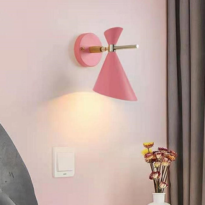 NordicElegance Væglampe - Minimalistisk Hornformet LED Væglampe