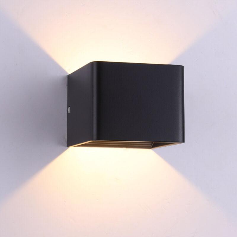 LuminSquare - Kvadratisk Mini Væglampe i Aluminium