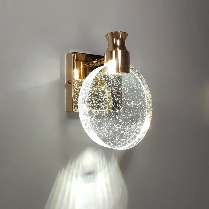 LumièreCéleste – Elegant Guld Væglampe til Atmosfærisk Indretning