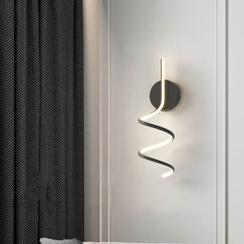 GlowWave - Strømlinet LED væglampe med bue-design