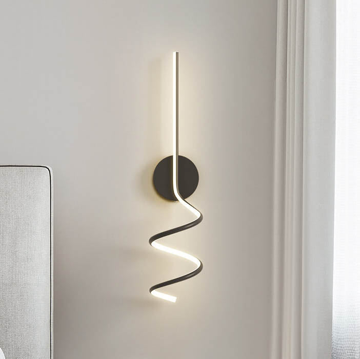 GlowWave - Strømlinet LED væglampe med bue-design