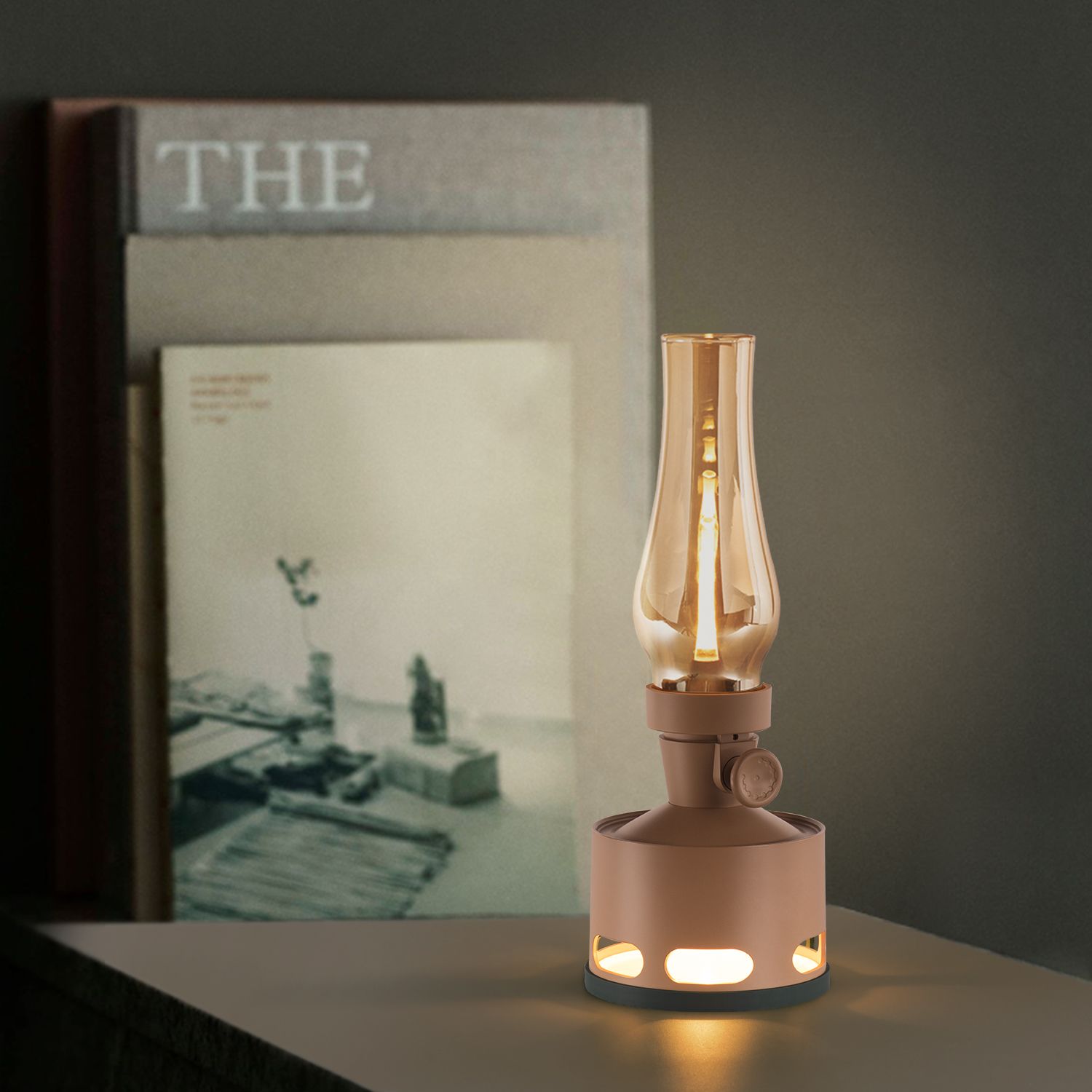VintageGlow – LED Lanterne i Retro Design til Hygge og Udendørs Stemning