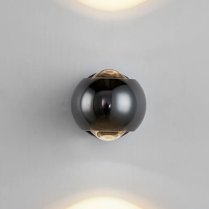 LumièreArt – Elegant Væglampe med Fleksibel Belysning