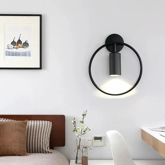 OpulentGlow Væglampe - Guldens Elegance til dit Interiør