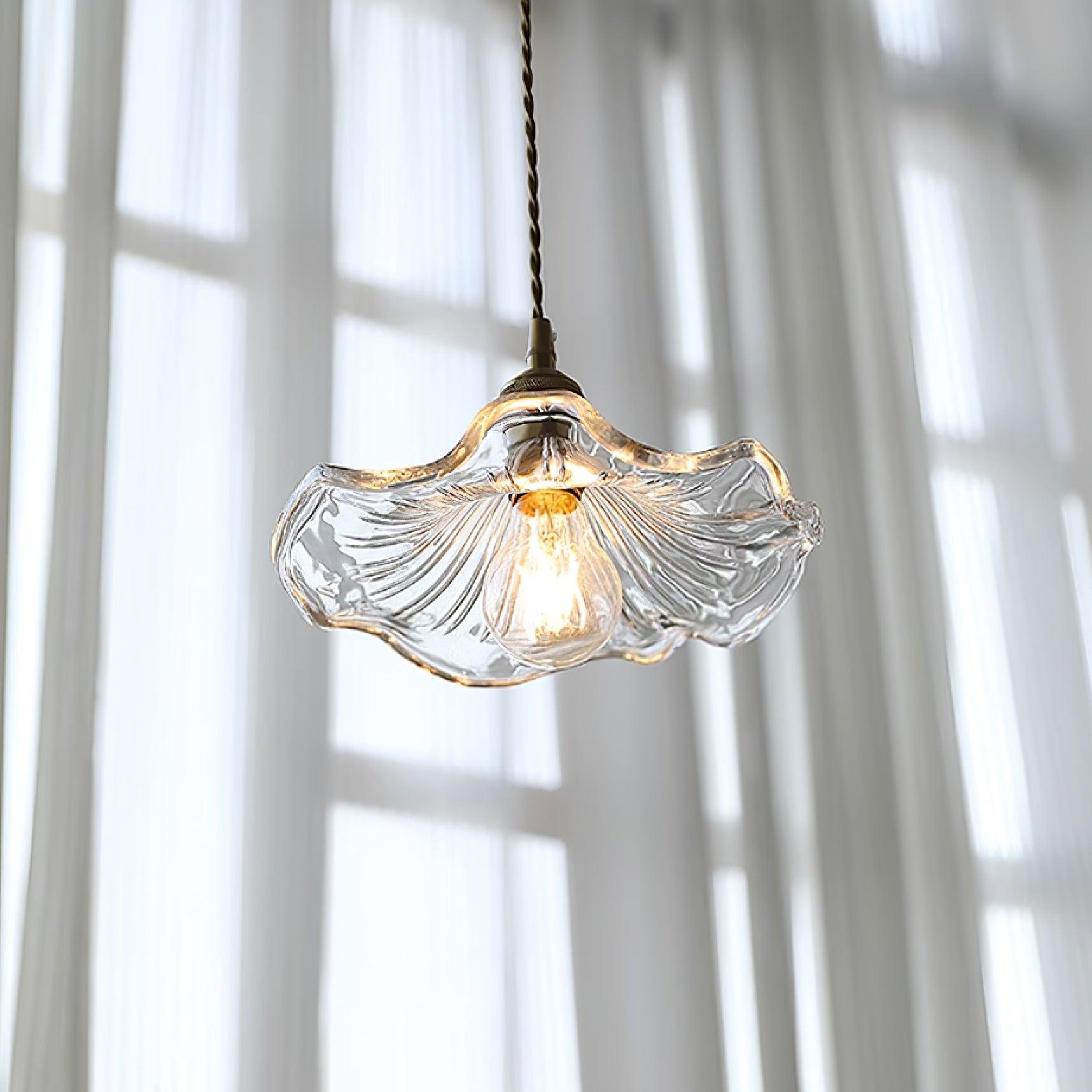 FloraGlass Pendant – Elegant Pendellampe i Blomsterglas til Romantisk og Dekorativ Indretning