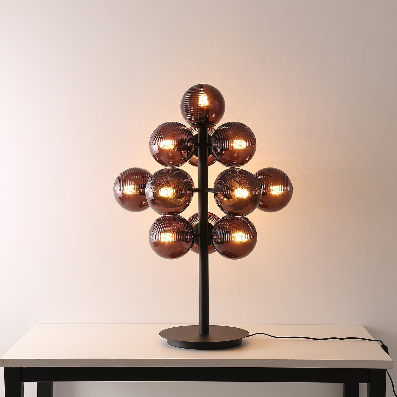 Grape bordlampe – Moderne stilfuld lampe til stue, soveværelse og kontor
