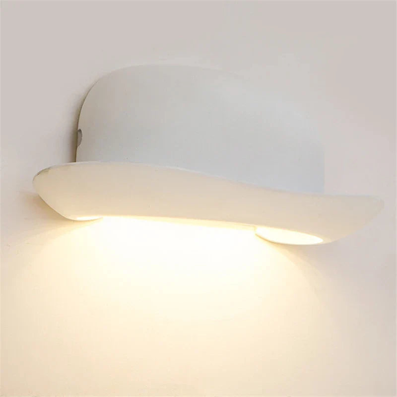 LuxeGlow Væglampe – Elegant LED Stiklys