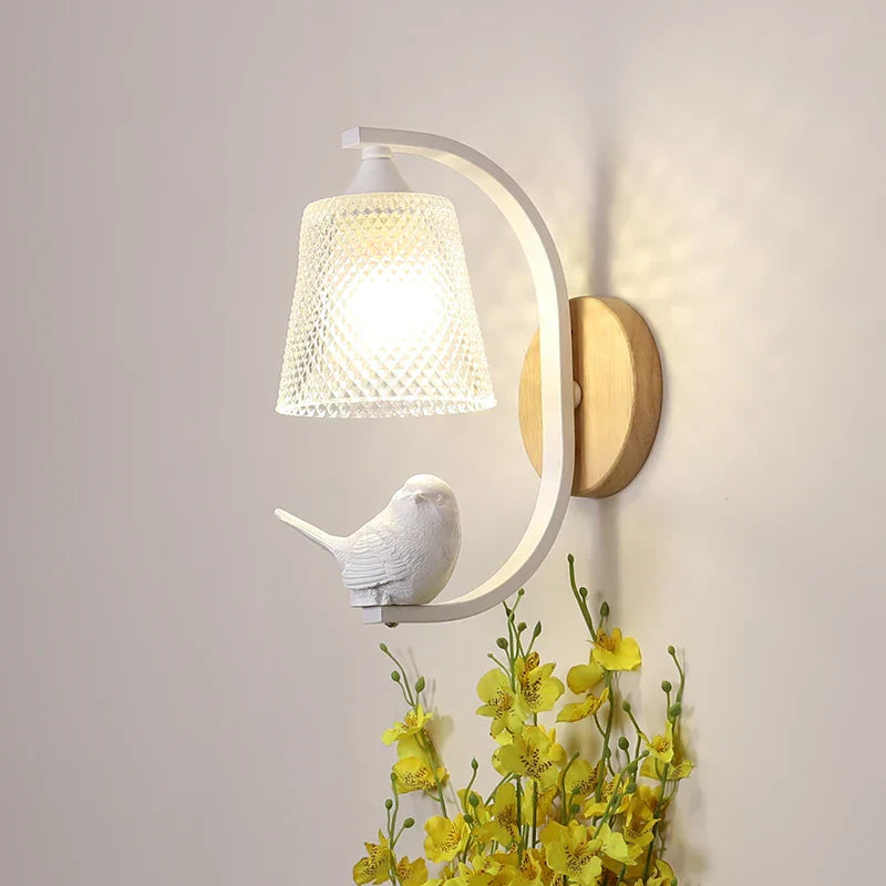 NordicBird Light – Trendy fuglevægslampe til soveværelse