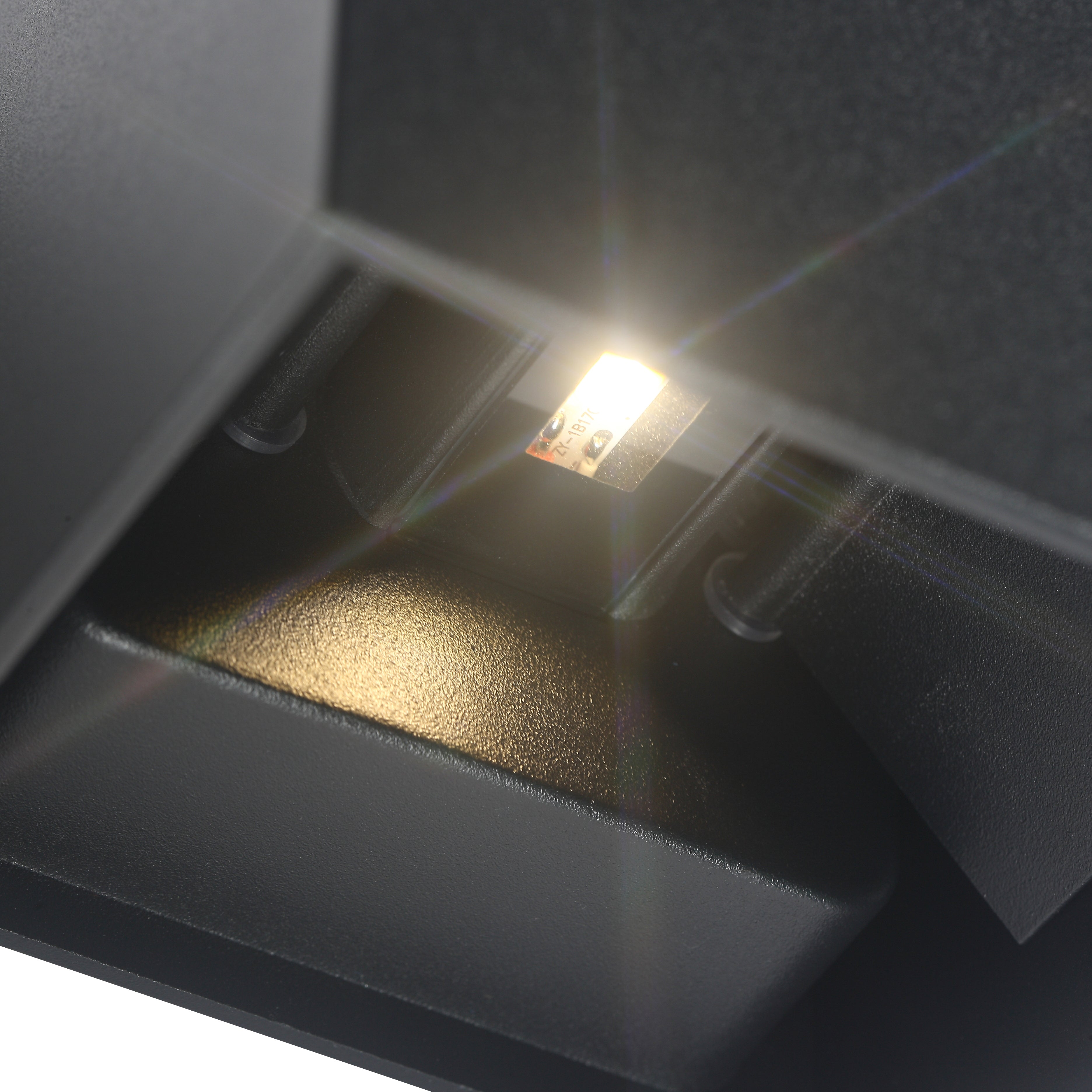 Stilfuld Udendørs LED Væglampe IP65 6W i Elegant Sort Design