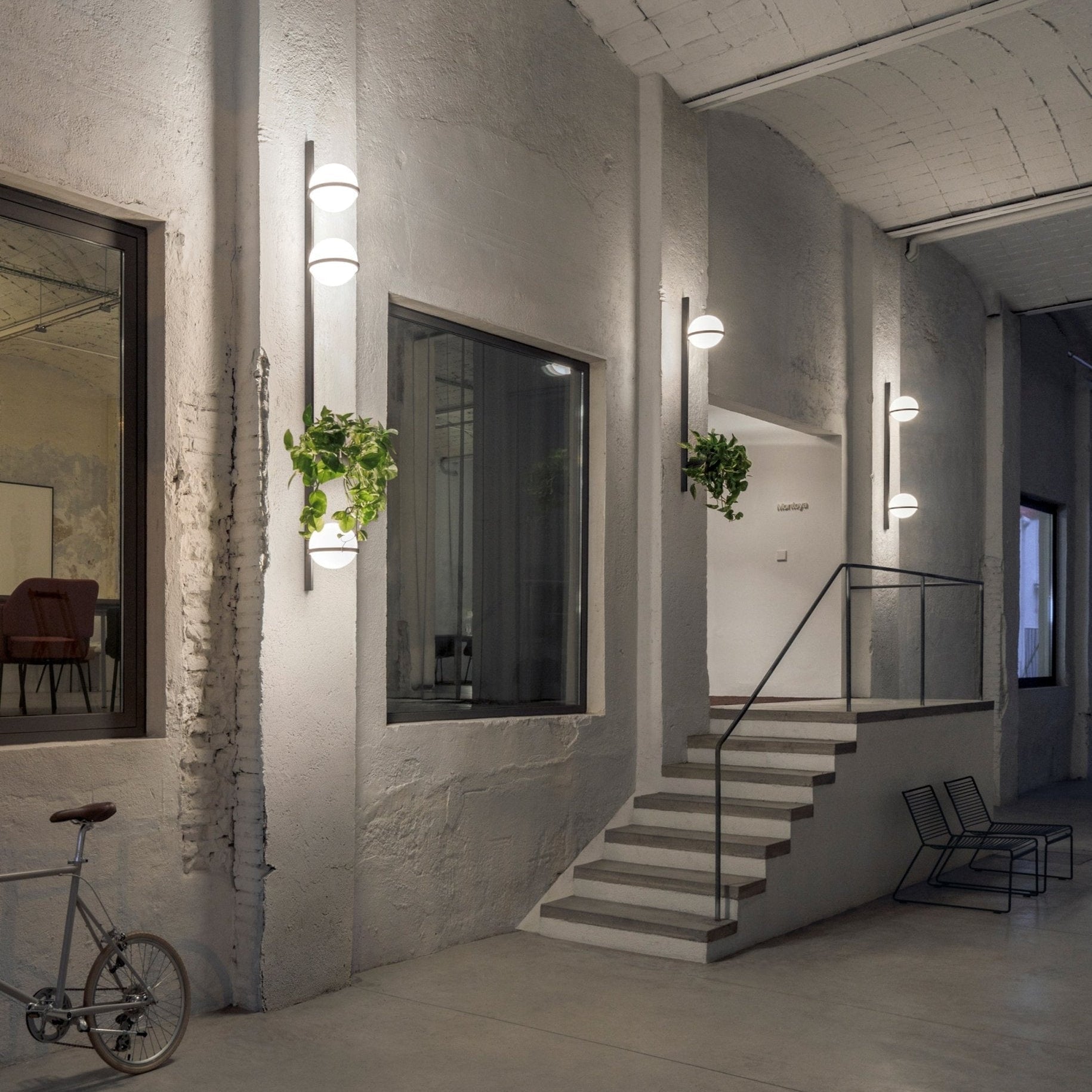 Solstice Glow – Elegant Udendørs Væglampe til Facade, Terrasse og Havebelysning