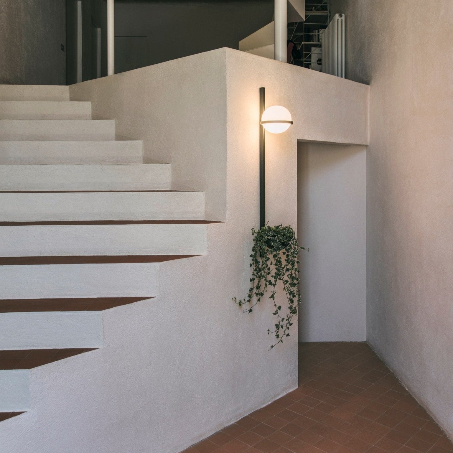 Solstice Glow – Elegant Udendørs Væglampe til Facade, Terrasse og Havebelysning