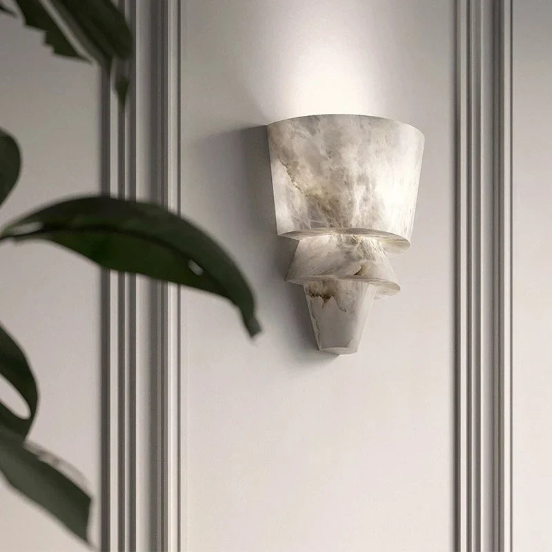 MarbleGlow Væglys – Stribtight Natursten Væglampe