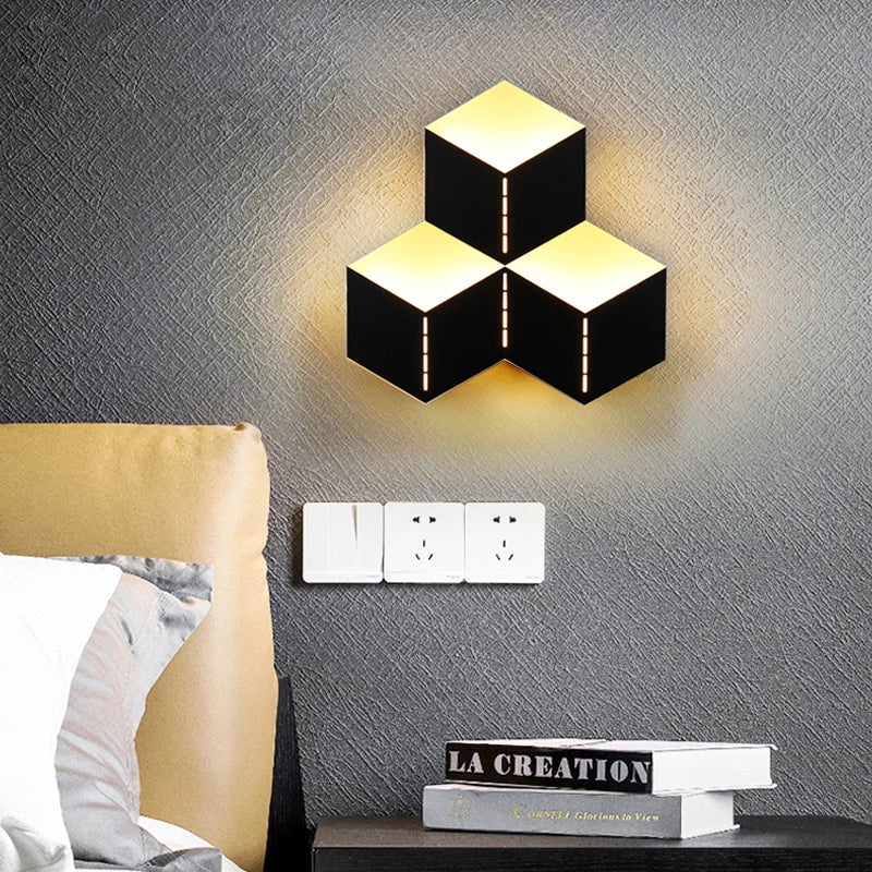 CreativeGlow Lampe – Unik Moderne Belysning til Sengen