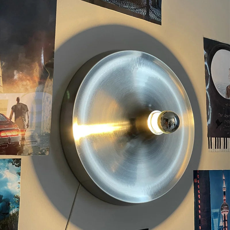 BauhausGlow Væg – Elegant Væglampe til Stue