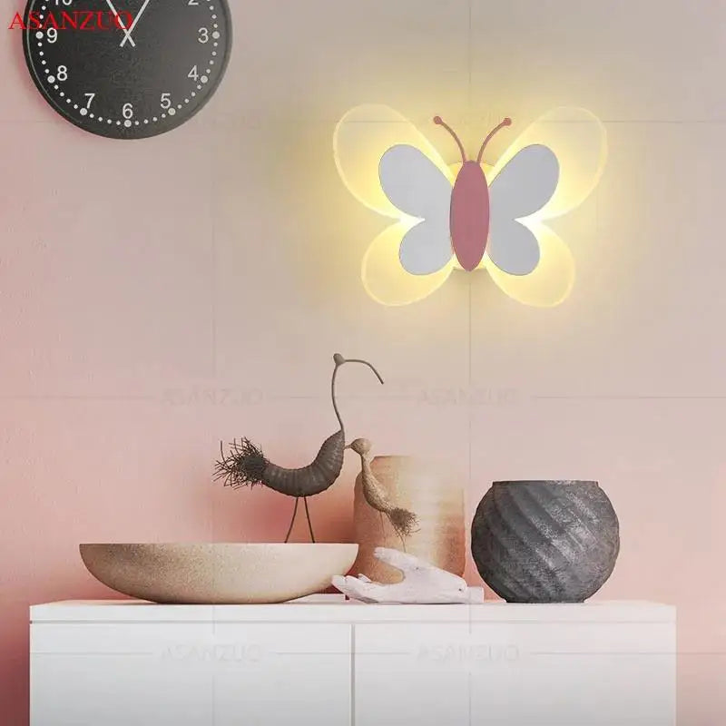 ButterflyGlow – LED Tryllestav med sommerfugledesign til rummet
