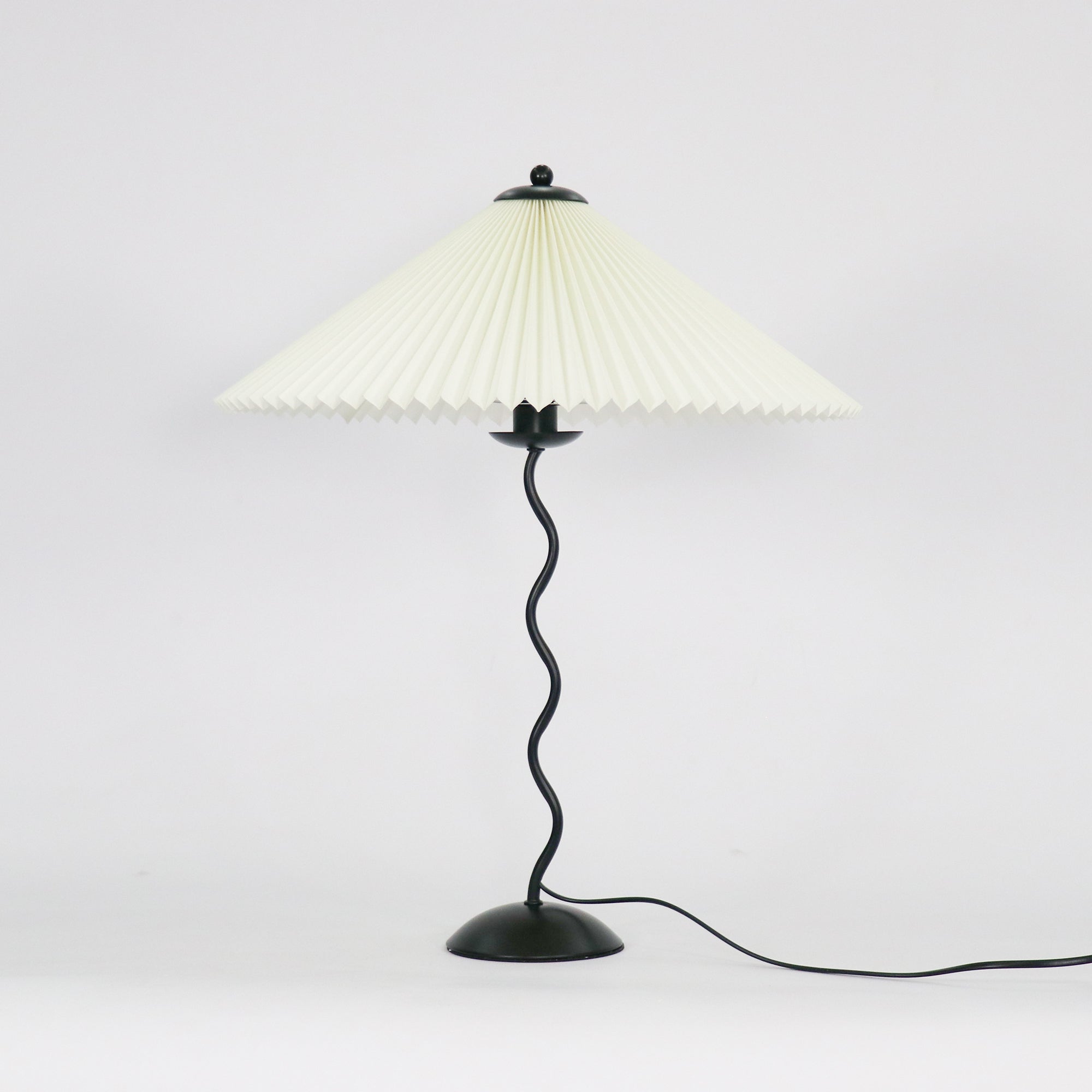 Squiggle bordlampe – Moderne stilfuld lampe til stue, soveværelse og kontor