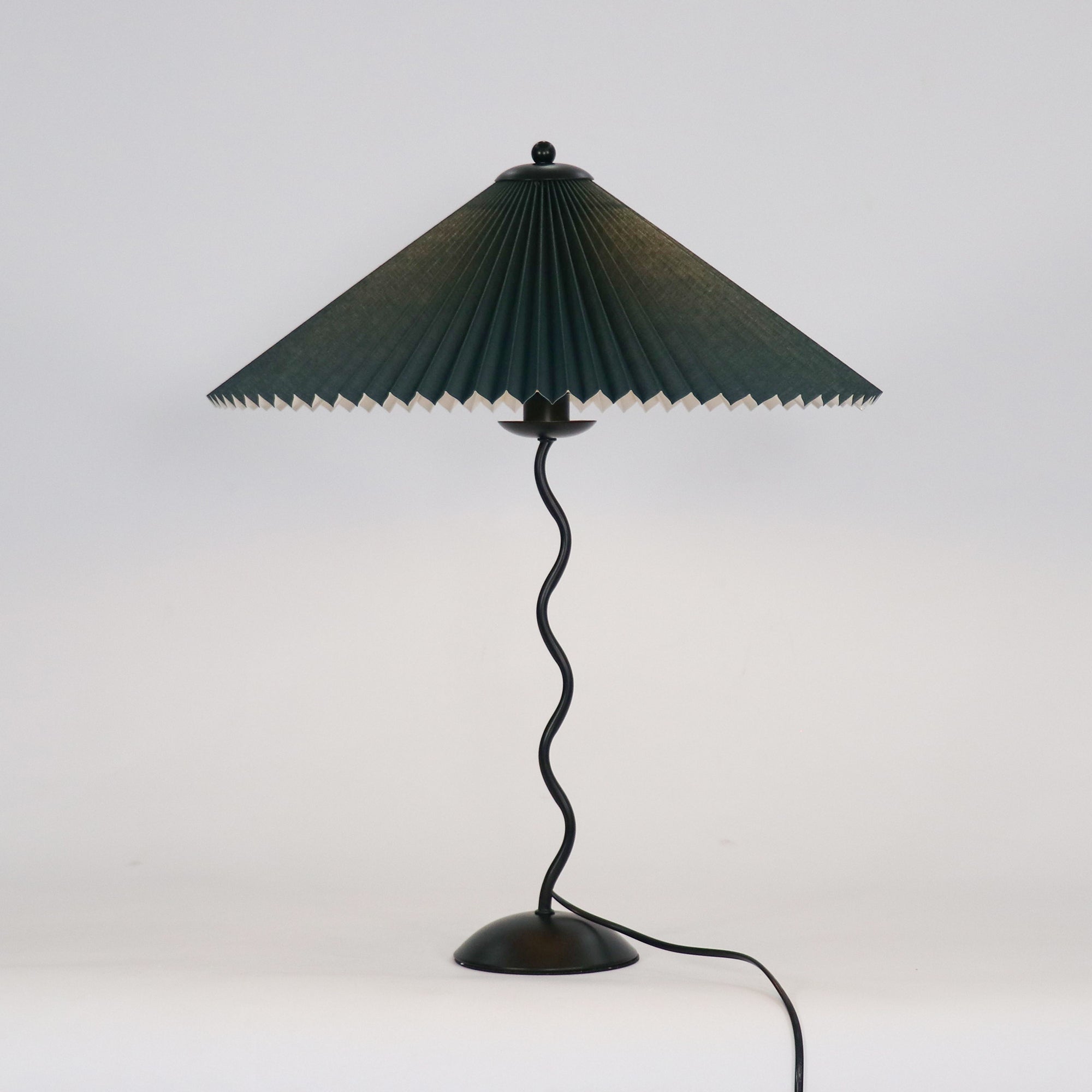 Squiggle bordlampe – Moderne stilfuld lampe til stue, soveværelse og kontor