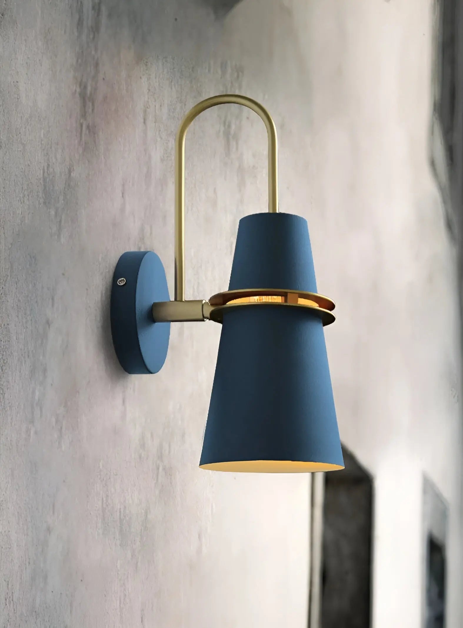 Retro Elegance Væglampe - EliteAura Luxe Belysning