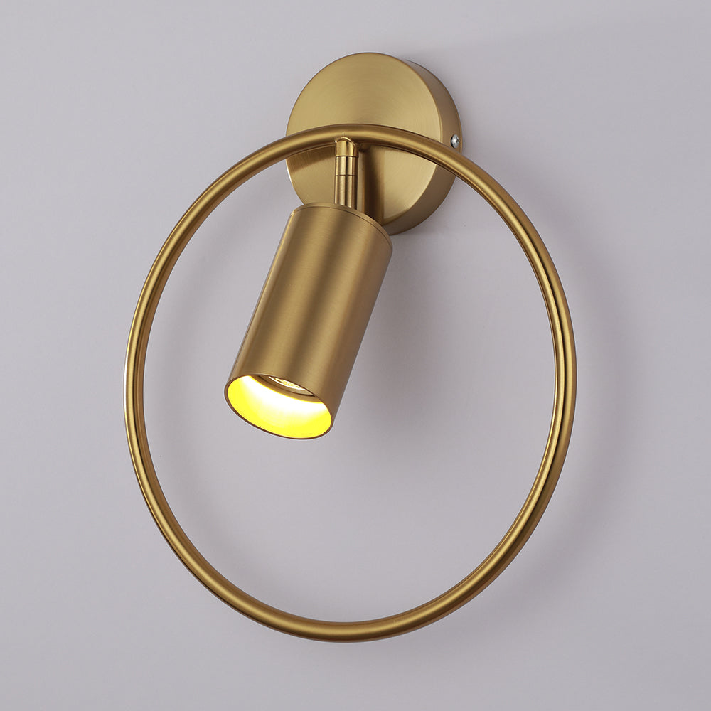 FlammeStylée – Guld Væglampe til Elegant Atmosfære