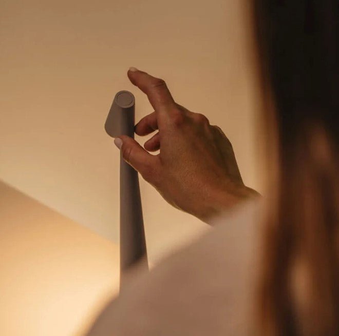 Minimalist Wireless LED Mood Lamp - NordicLite