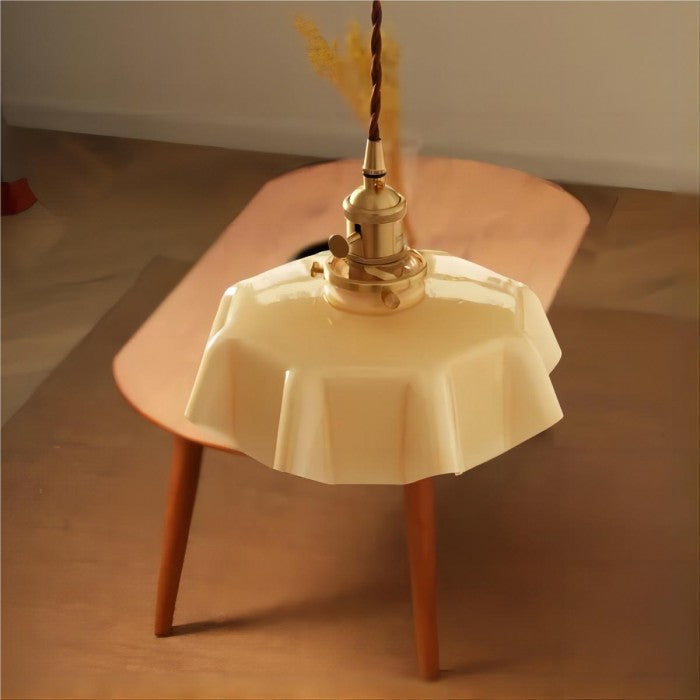FloraRetro – Vintage lampa wisząca ze szkła z kwiatowym wzorem i kremowym detalem