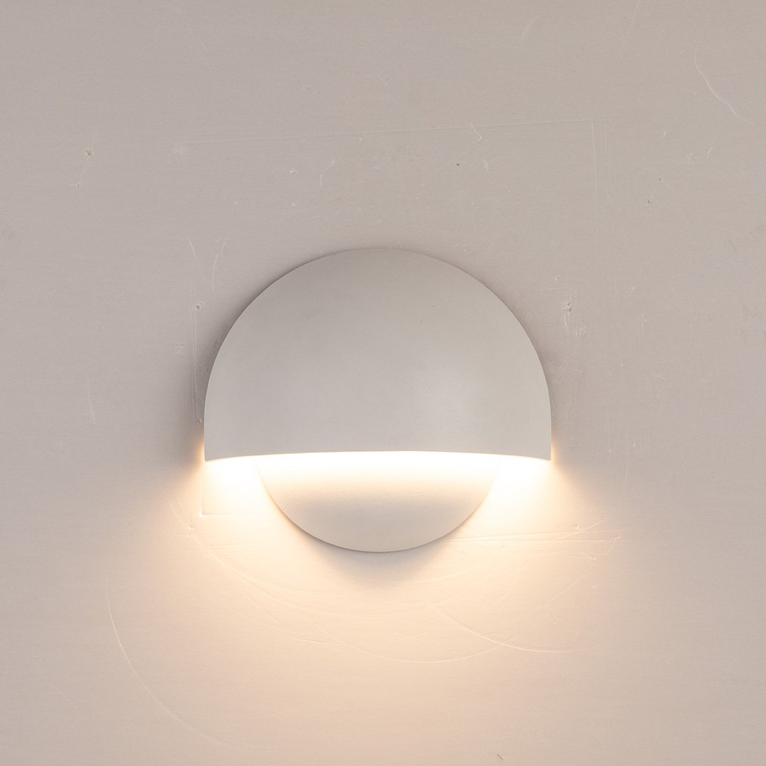 AquaLight - Moderne LED-væglampe til udendørsbrug