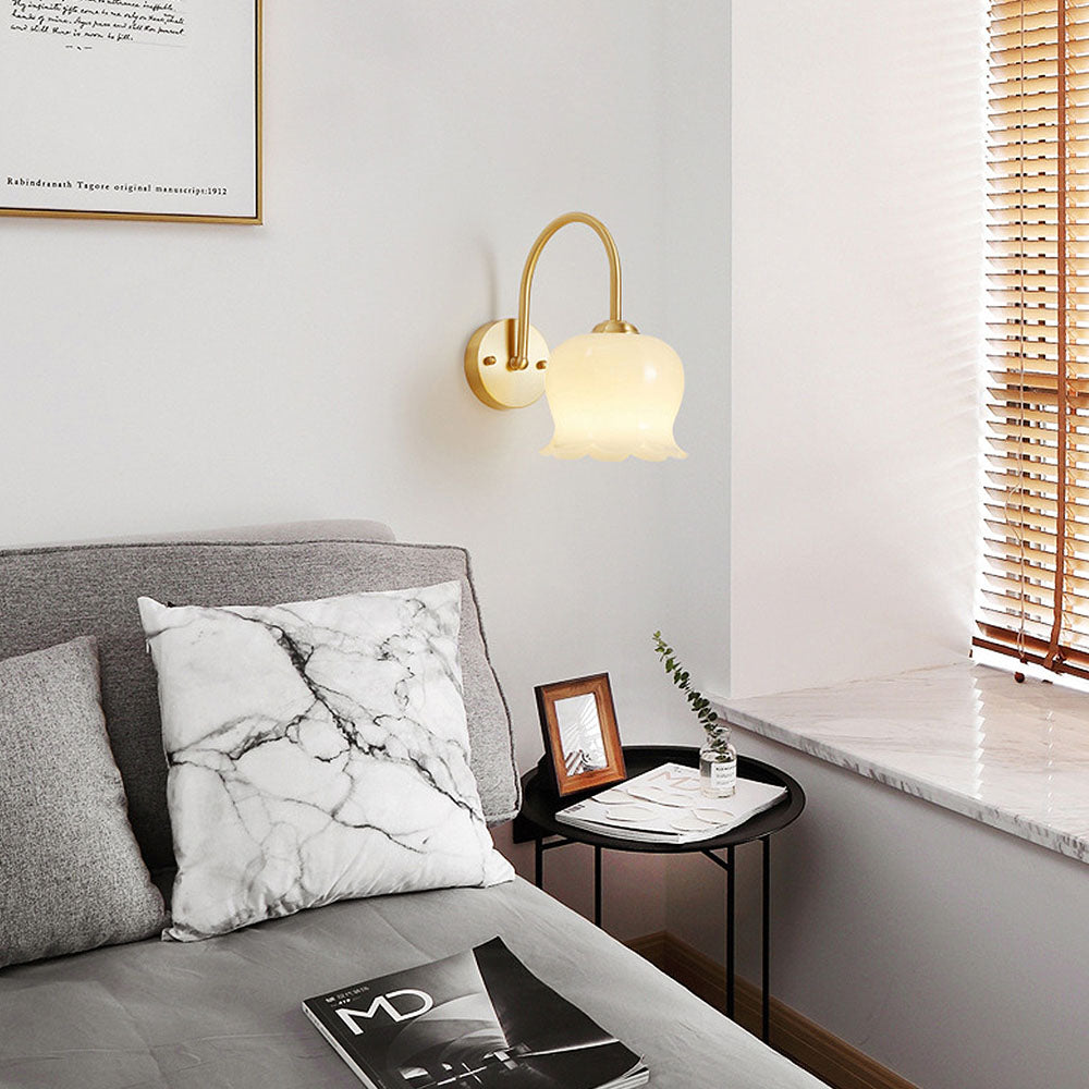 FrenchBloom – Elegant Glas Blomst Væglampe