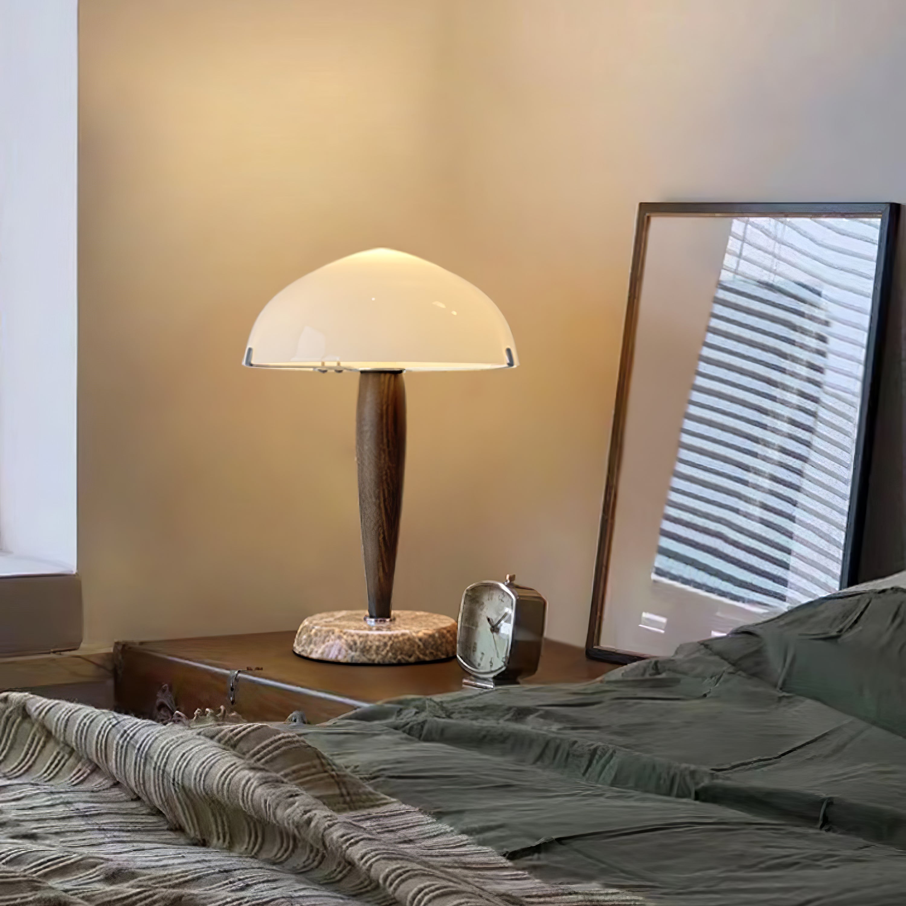 Herman Glow – Moderne Bordlampe i Elegant Design til Stue, Soveværelse og Kontor