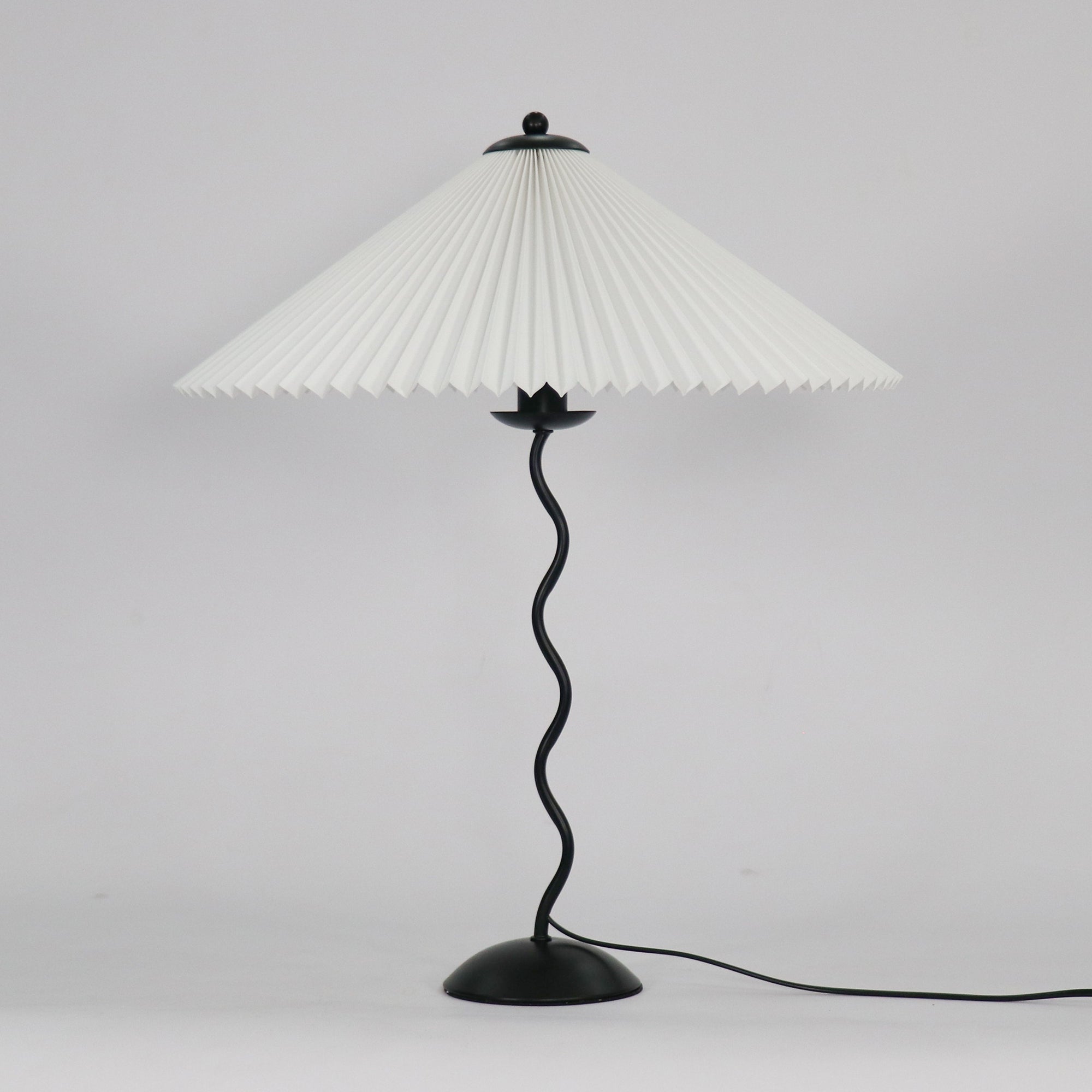 Squiggle bordlampe – Moderne stilfuld lampe til stue, soveværelse og kontor