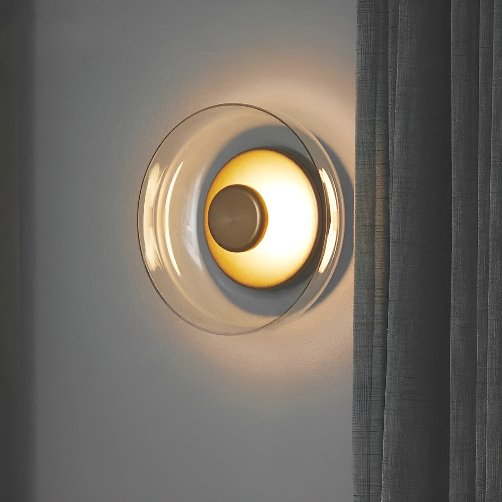 Luxe Nordic Glow - Premium LED Stanglampe med Glas og Guldaccenter
