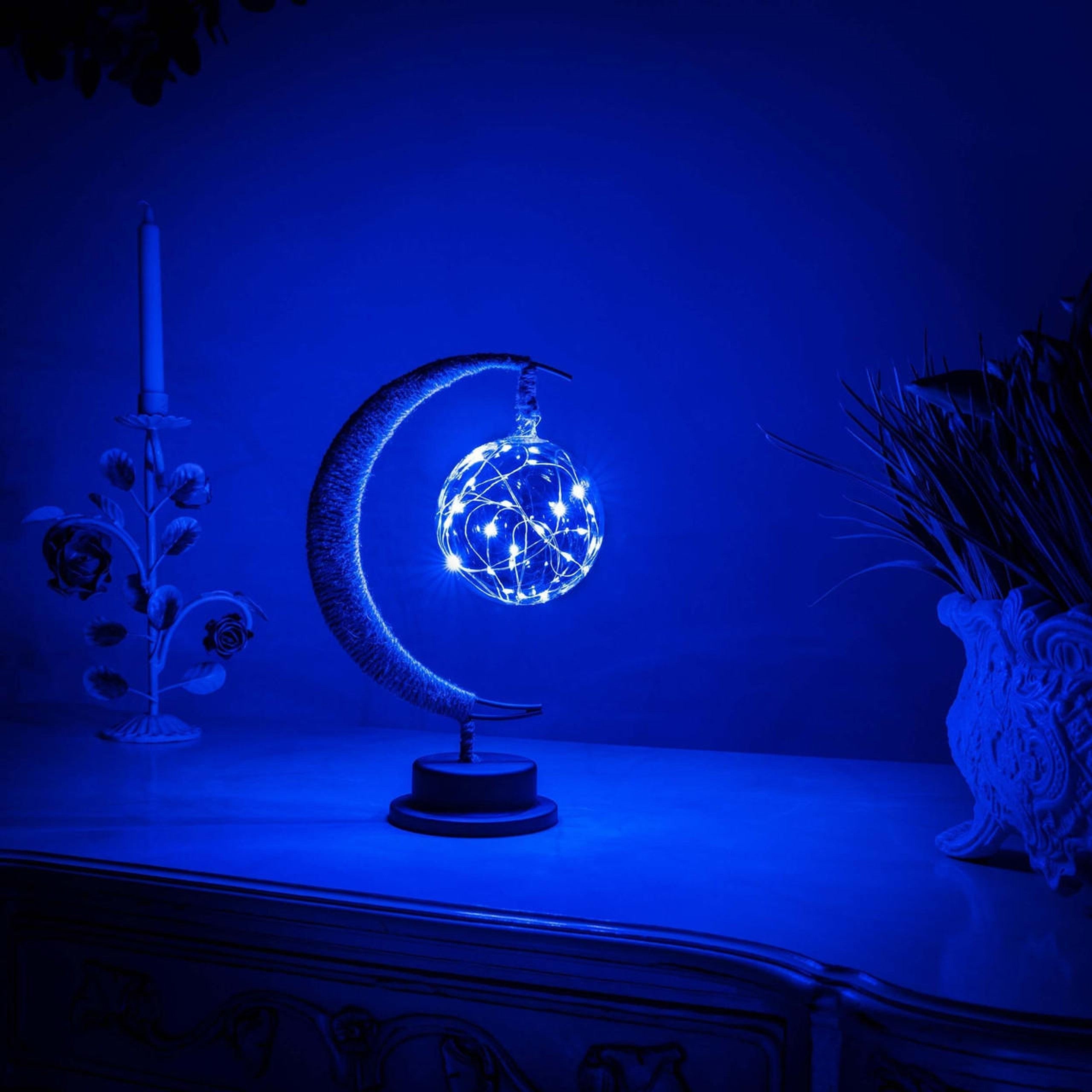 Enchanted Moon – Dekorativ Månelampe med Magisk Glød til Hygge og Stemningsfuld Indretning