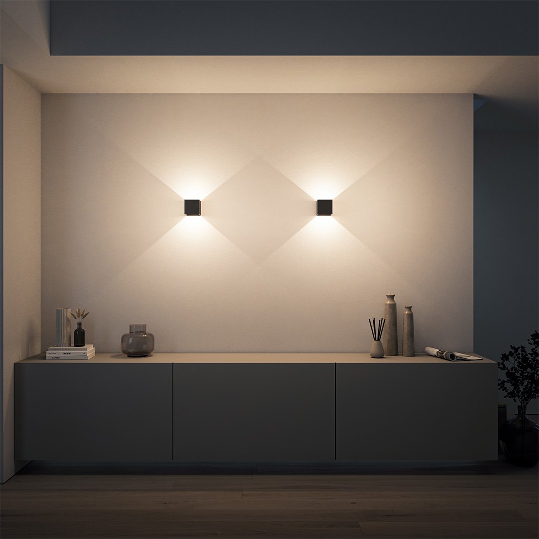 LumiGuard Vandrør - Elegant Udendørsvæglampe med Varmt Lys